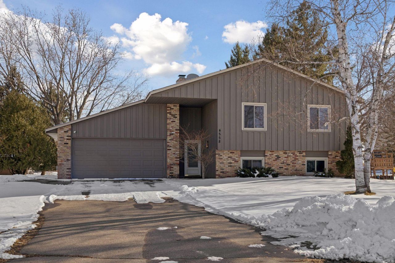 4558 141st Street W, Apple Valley, MN 55124 Main Photo