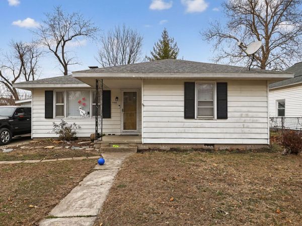 1006 Hester Avenue, Centralia, IL 62801