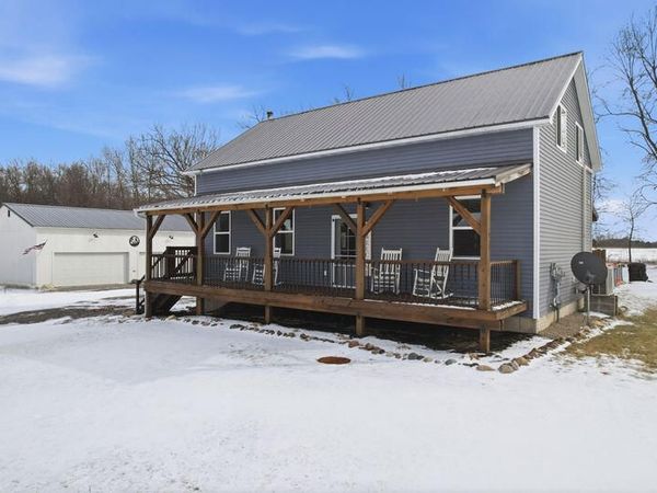 3879 Shamrock Drive, Lapeer, MI 48446