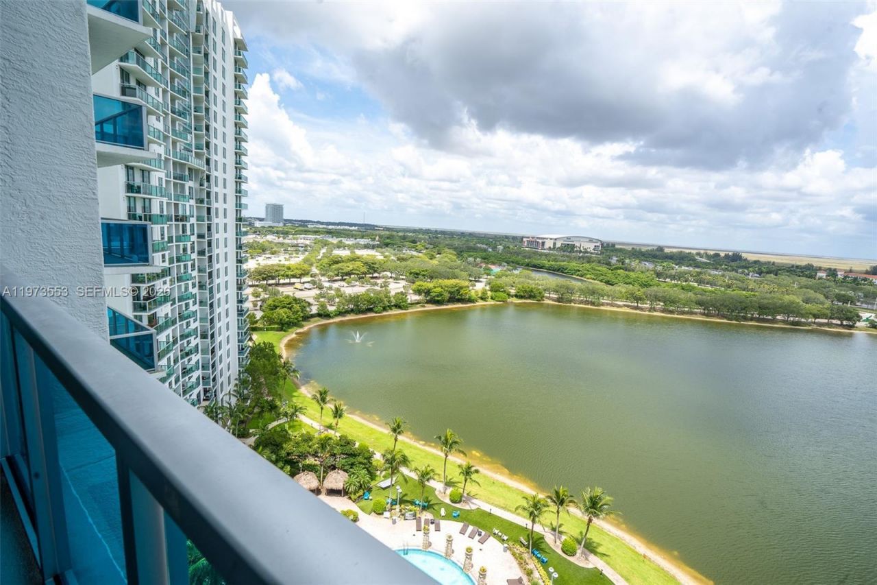 2641 N Flamingo Rd, Unit 1603N, Sunrise, FL 33323 Photo