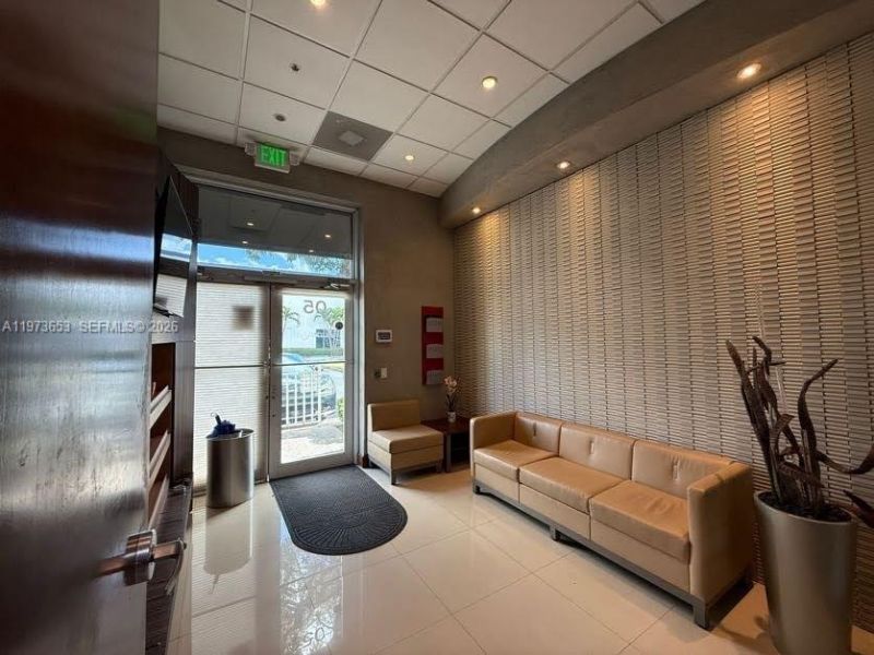 7620 NW 25th St, Unit 5, Miami, FL 33122 Photo