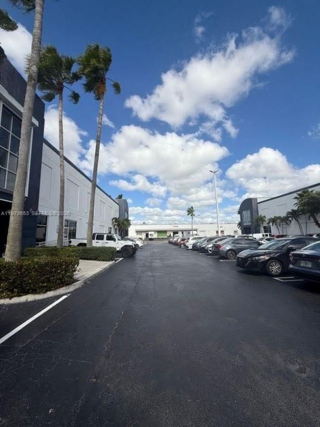 7620 NW 25th St, Unit 5, Miami, FL 33122 Photo