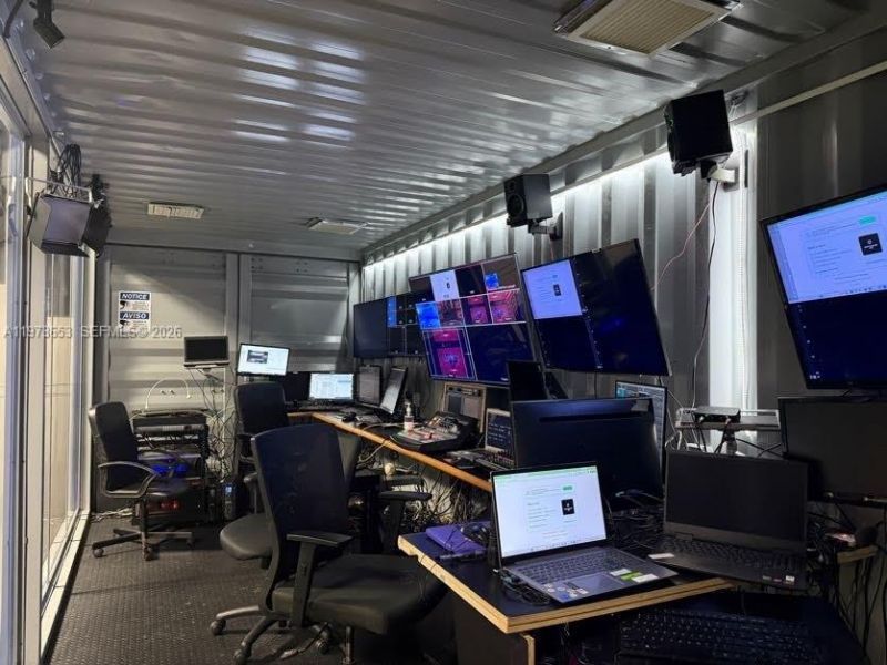 7620 NW 25th St, Unit 5, Miami, FL 33122 Photo