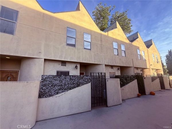 14256 Victory Boulevard, Unit 3, Van Nuys, CA 91401