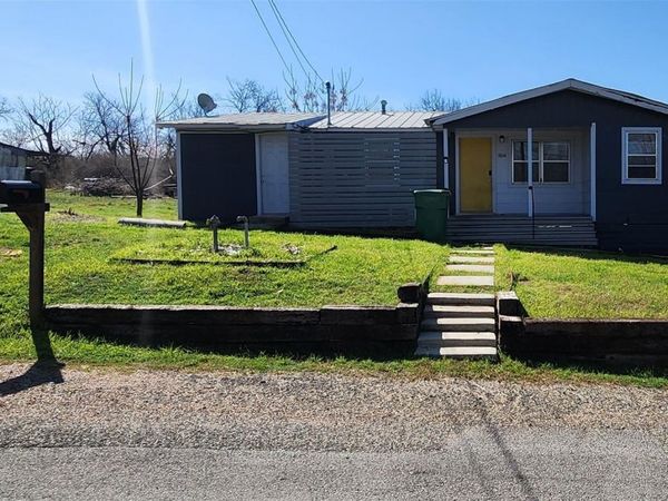 504 W Luce ST, Llano, TX 78643