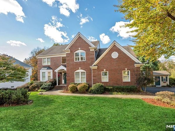 134 Arthur Court, MAHWAH, NJ 07430