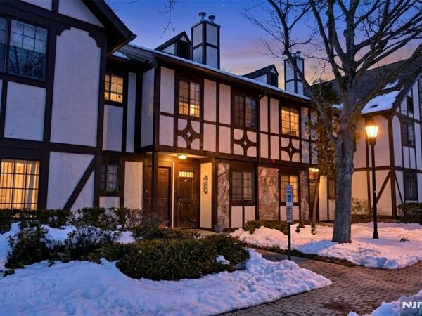 3806 Melville Court, MAHWAH, NJ 07430