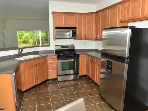 2103 Neville Ct, Franklin, NJ 08873