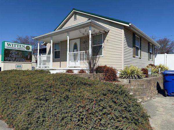 203 W White Oak Street One Street, Leitchfield, KY 42754