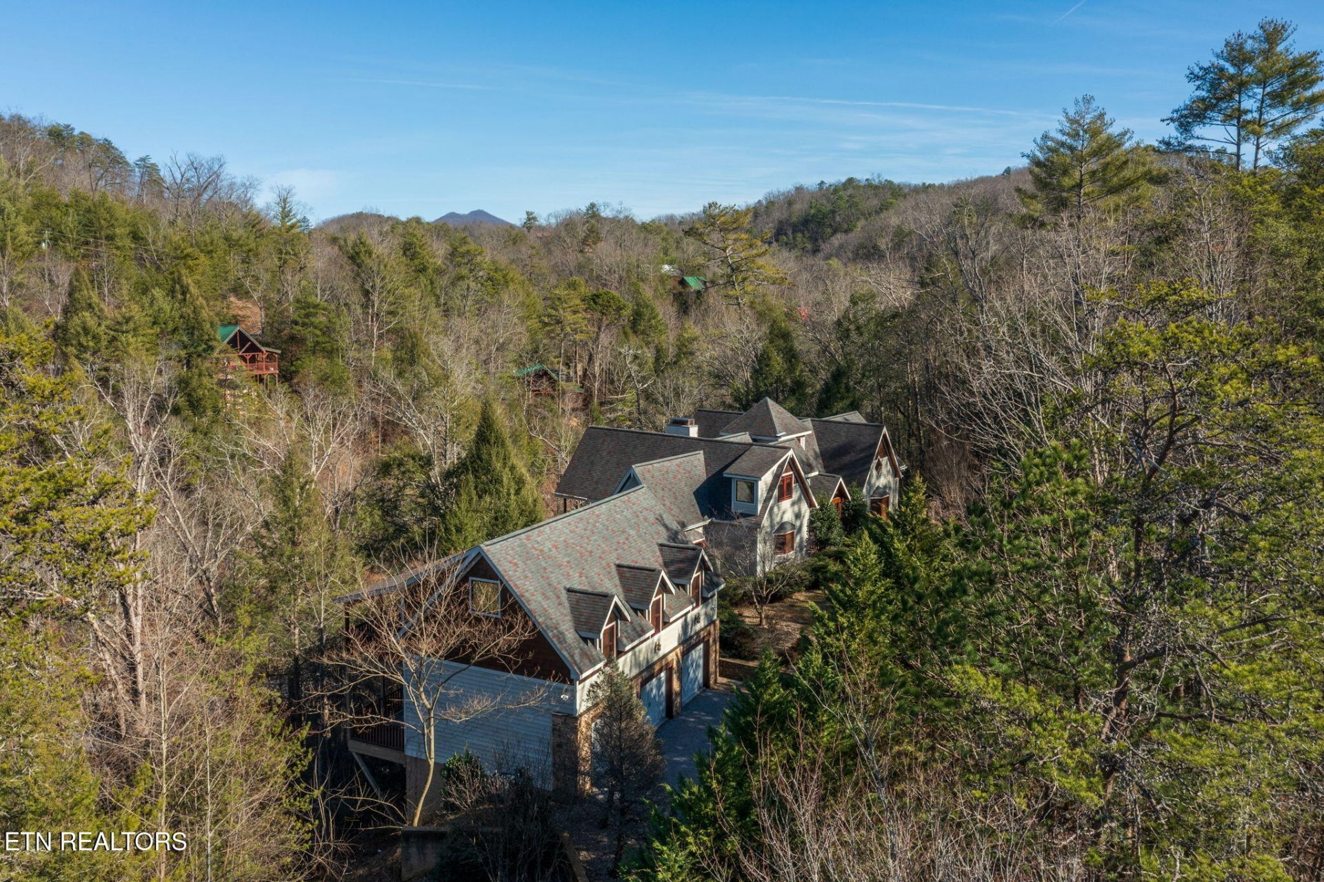 3385 Birds Creek Rd Sevierville, TN 37876