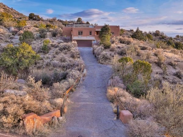 8 La Luz Trail NE, Albuquerque, NM 87122