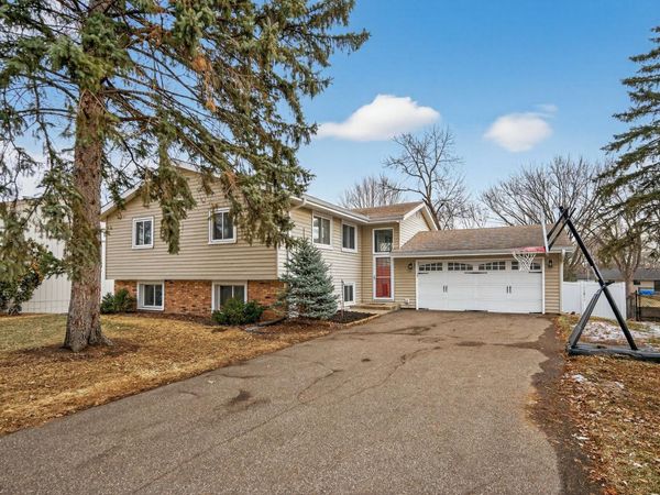 6806 Deerwood Lane N, Maple Grove, MN 55369