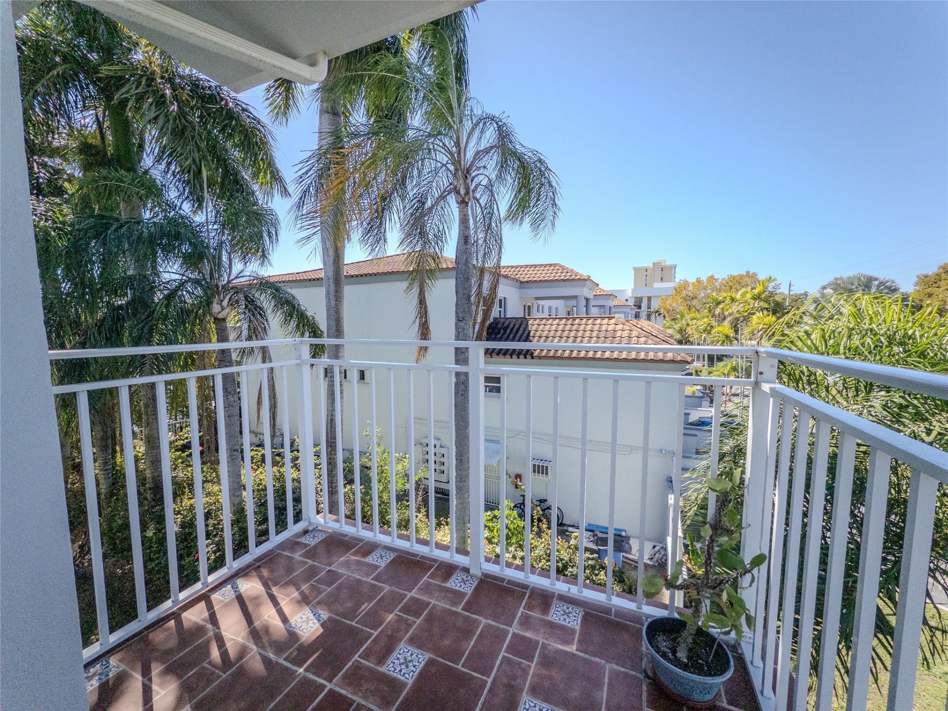 2430 NE 135th Street, Unit 302, North Miami, FL 33181 Photo