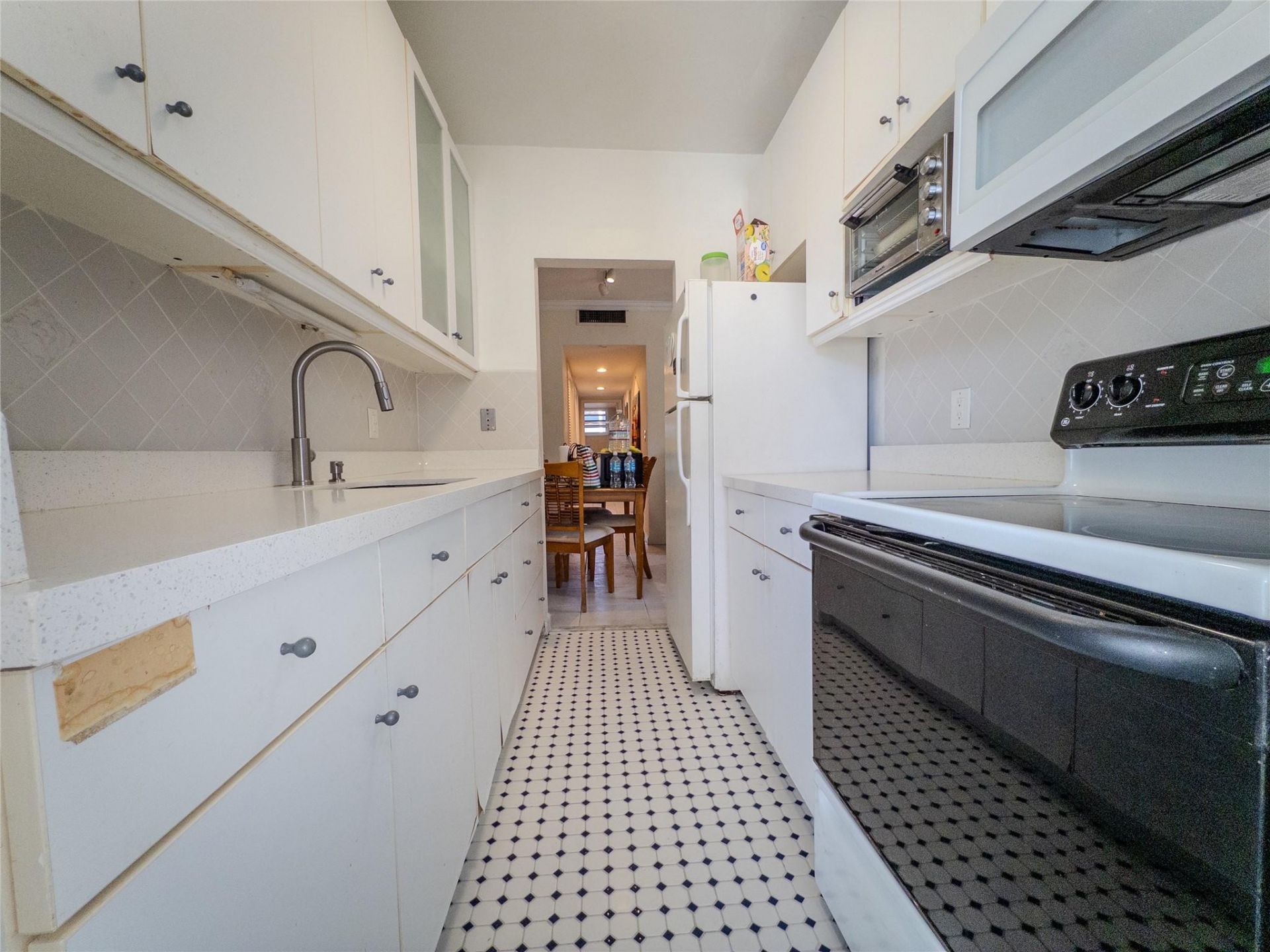 2430 NE 135th Street, Unit 302, North Miami, FL 33181 Photo