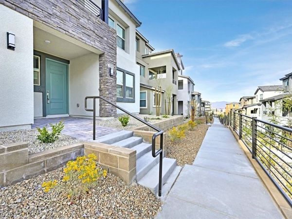 1520 Little Penguin Street , Las Vegas, NV 89138