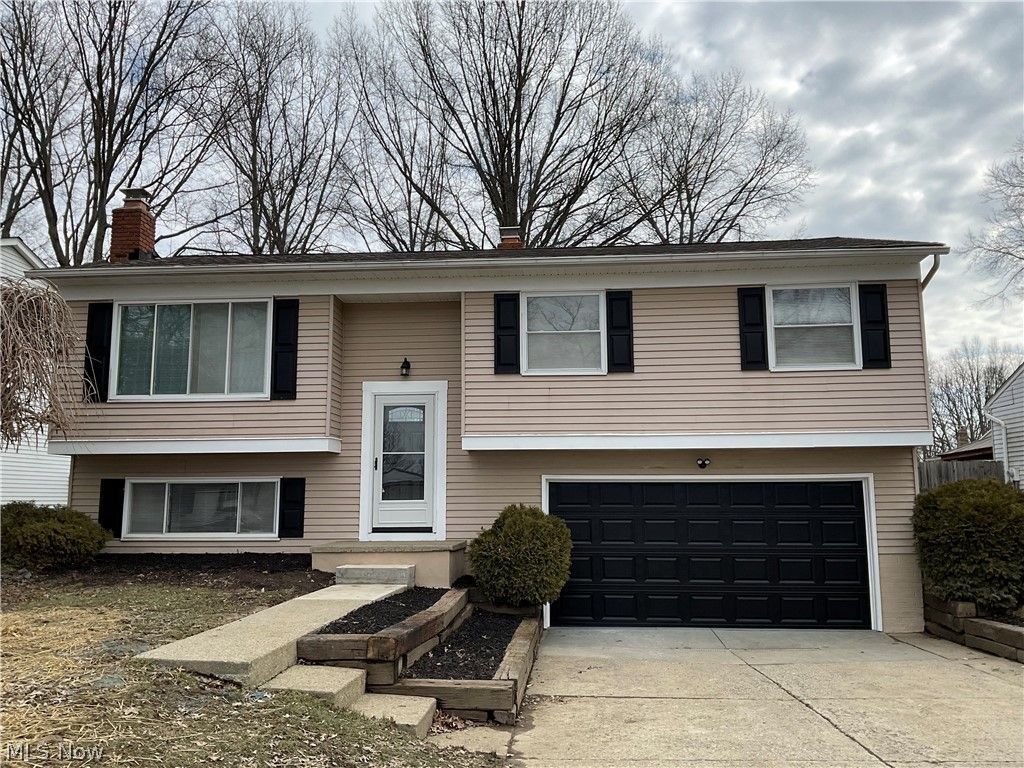 541 Howells Court, Eastlake, OH 44095 Main Photo