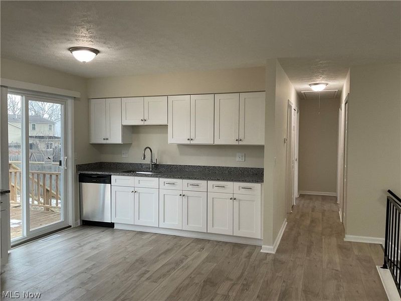 541 Howells Court, Eastlake, OH 44095 Photo 4