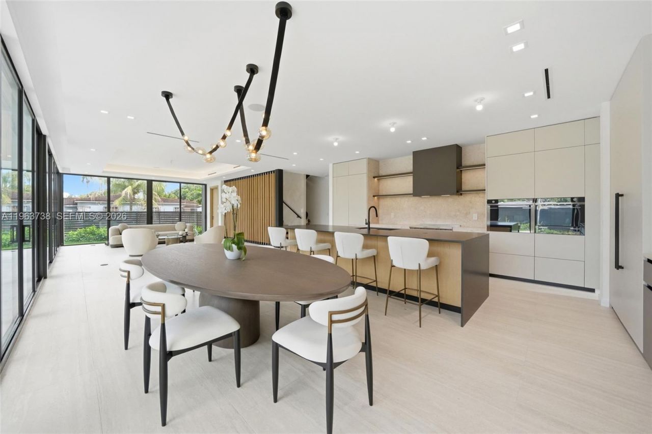 4401 SW 14th St, Miami, FL 33134 Photo