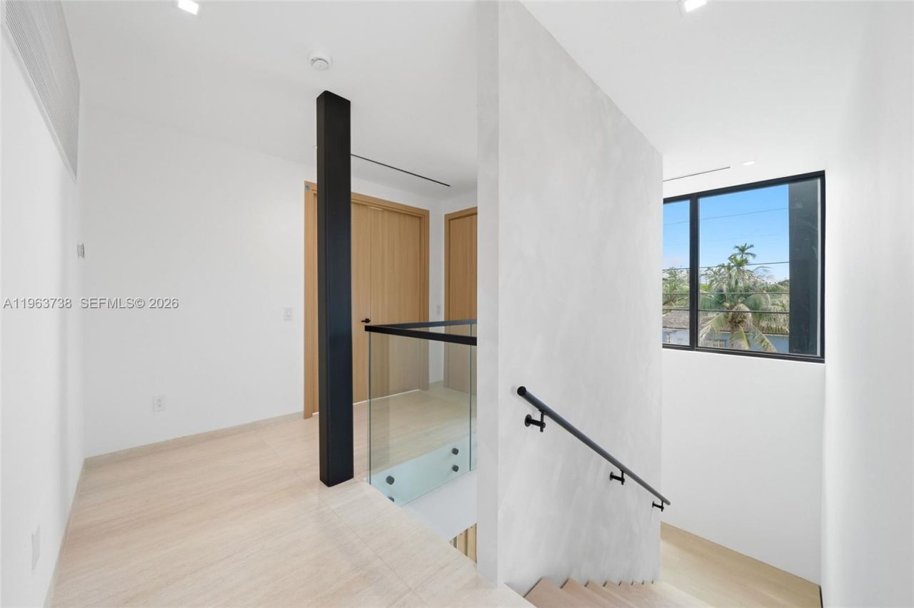 4401 SW 14th St, Miami, FL 33134 Photo