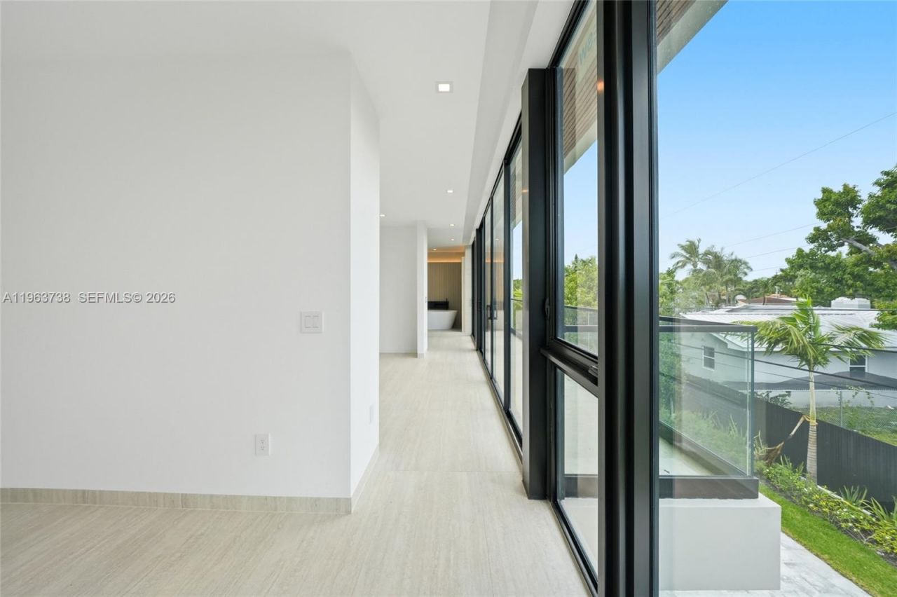 4401 SW 14th St, Miami, FL 33134 Photo