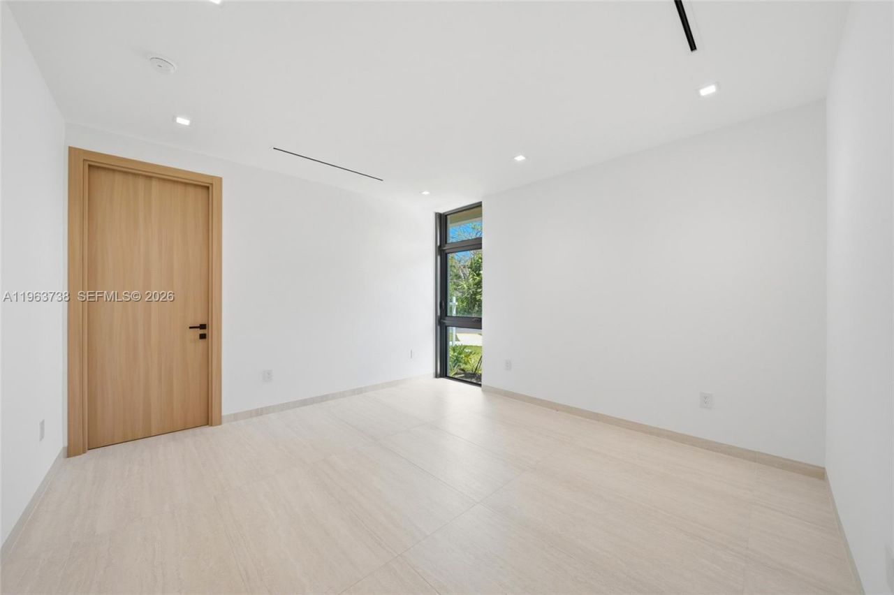 4401 SW 14th St, Miami, FL 33134 Photo