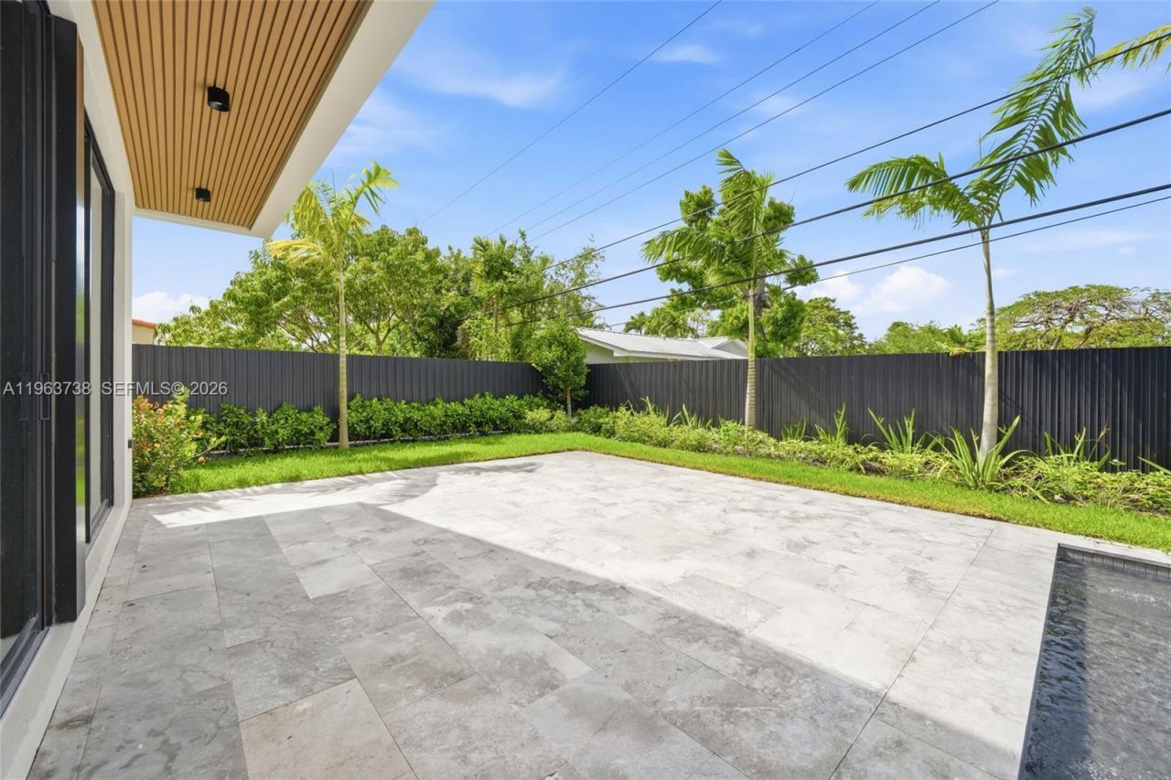 4401 SW 14th St, Miami, FL 33134 Photo
