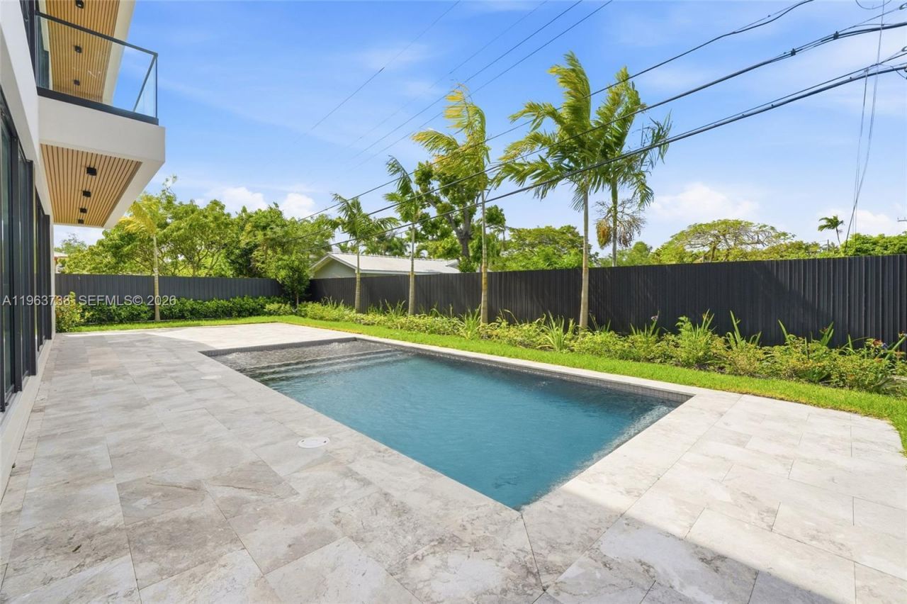 4401 SW 14th St, Miami, FL 33134 Photo