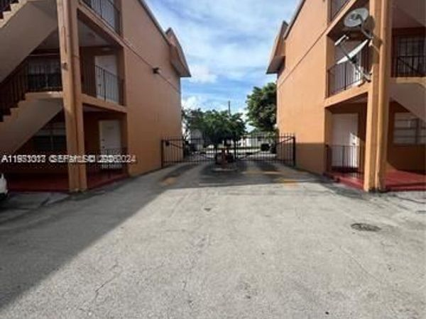 1230 W 54th St , Unit 211A, Hialeah, FL 33012