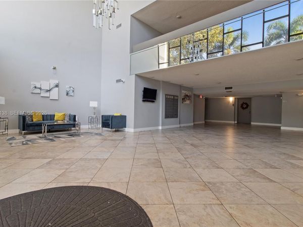 16401 Golf Club Rd , Unit 102, Weston, FL 33326