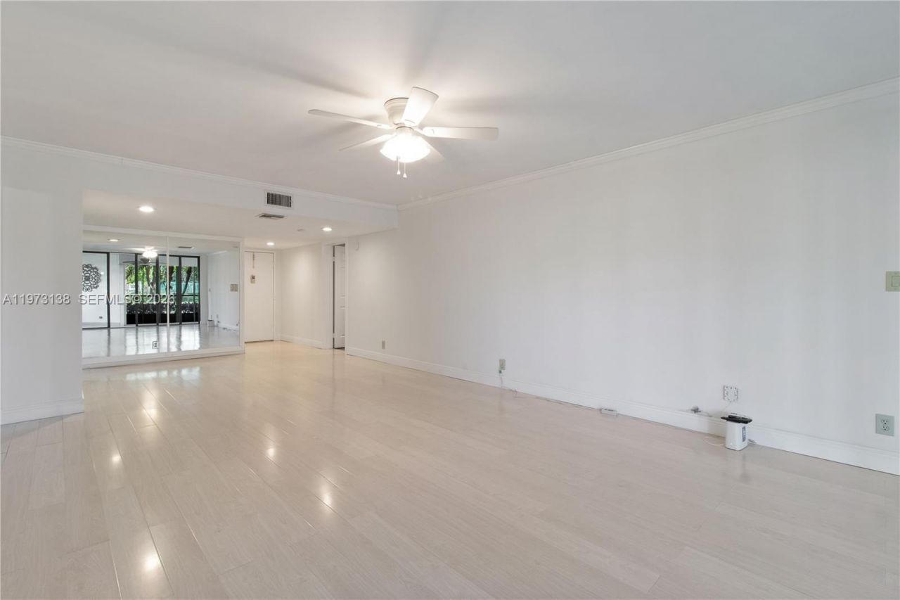 16401 Golf Club Rd , Unit 102, Weston, FL 33326 Photo