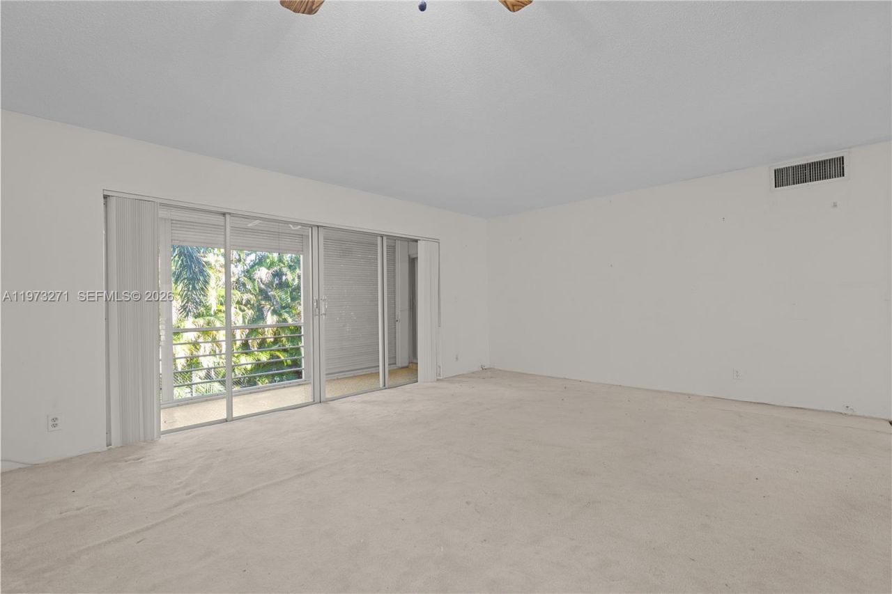 1445 Atlantic Shores Blvd, Unit 210, Hallandale Beach, FL 33009 Photo