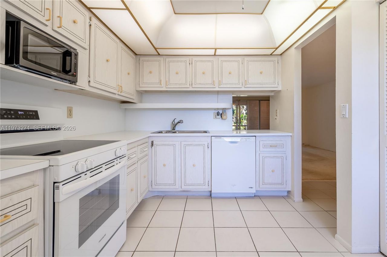 1445 Atlantic Shores Blvd, Unit 210, Hallandale Beach, FL 33009 Photo