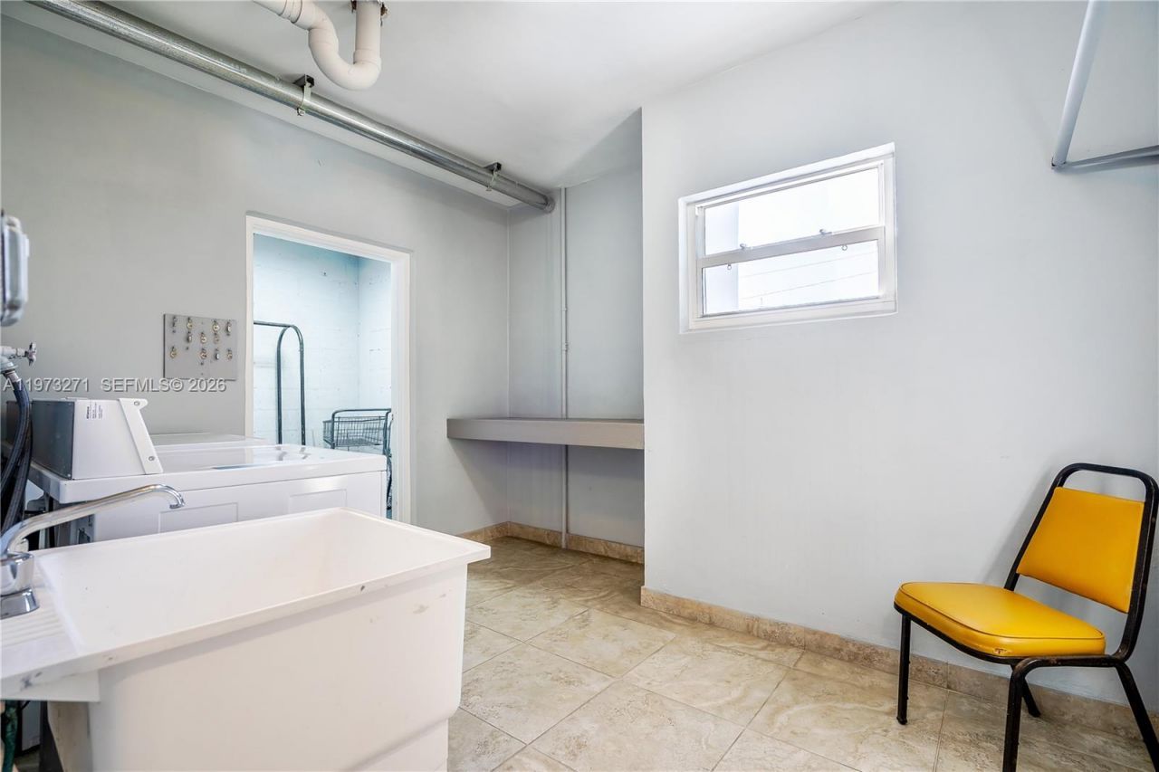 1445 Atlantic Shores Blvd, Unit 210, Hallandale Beach, FL 33009 Photo