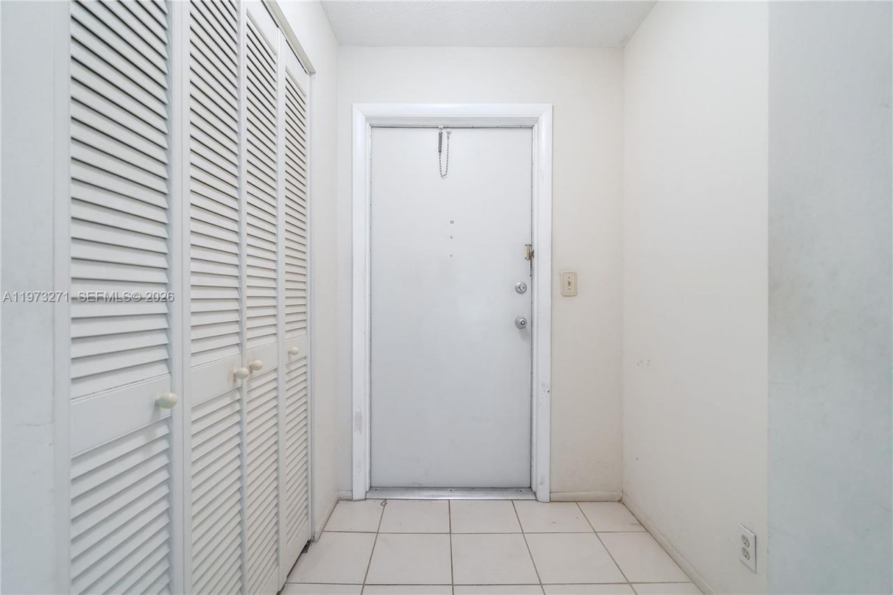 1445 Atlantic Shores Blvd, Unit 210, Hallandale Beach, FL 33009 Photo