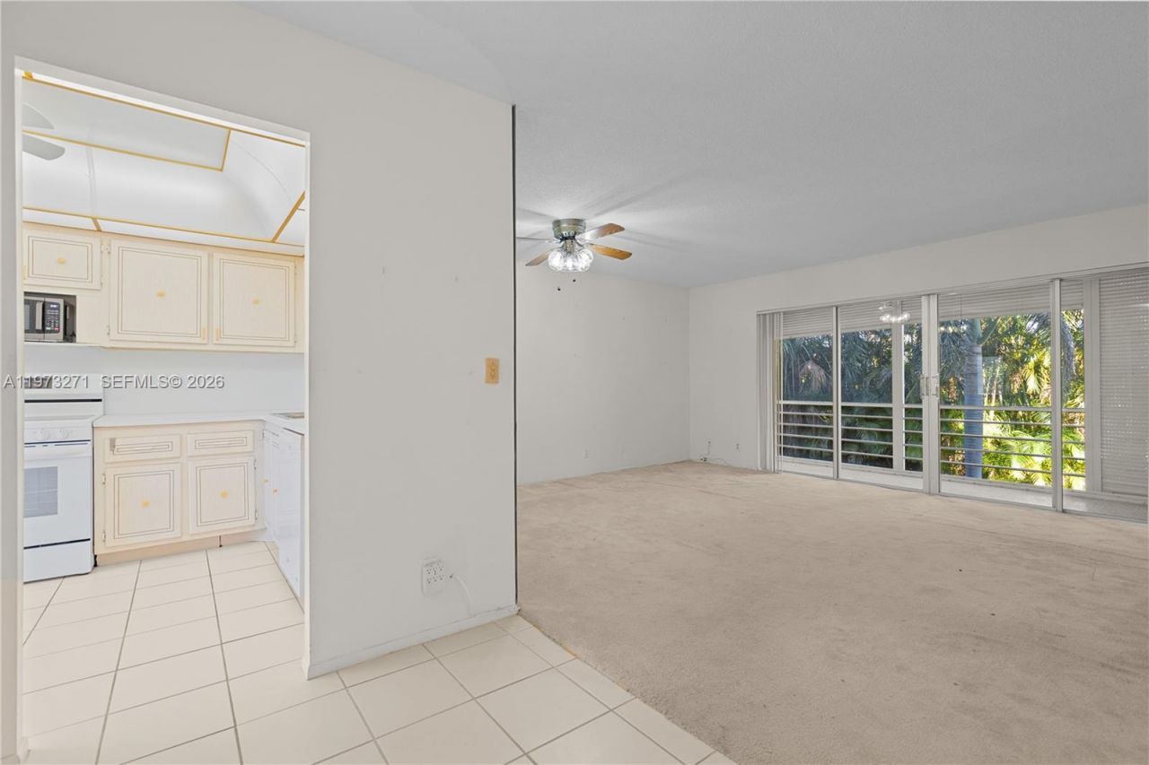 1445 Atlantic Shores Blvd, Unit 210, Hallandale Beach, FL 33009 Photo