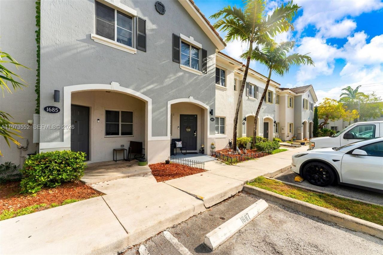 1687 SE 30th St, Homestead, FL 33035 Photo