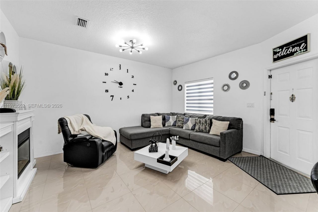 1687 SE 30th St, Homestead, FL 33035 Photo