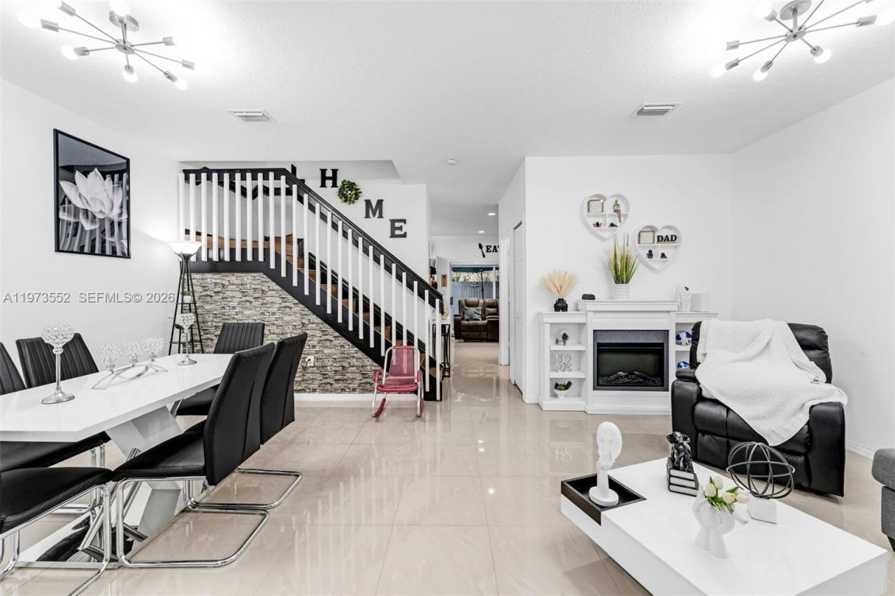 1687 SE 30th St, Homestead, FL 33035 Photo