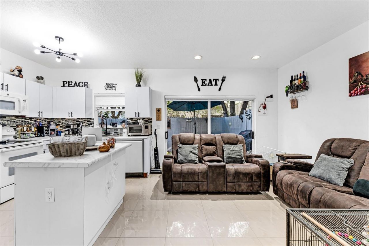 1687 SE 30th St, Homestead, FL 33035 Photo