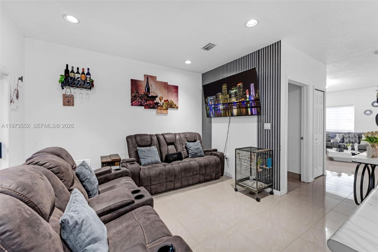 1687 SE 30th St, Homestead, FL 33035 Photo