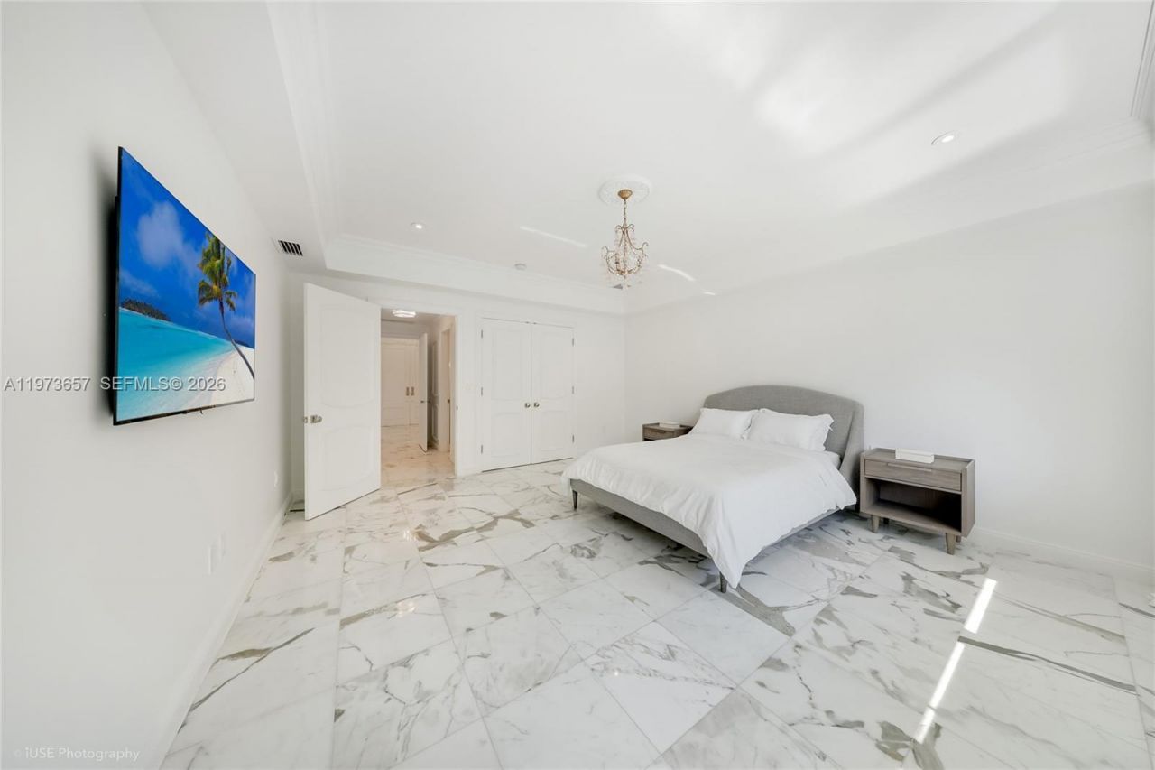 55 La Gorce Cir, Miami Beach, FL 33141 Photo