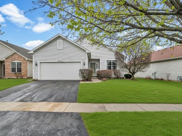 1553 Benzie Circle , Romeoville, IL 60446