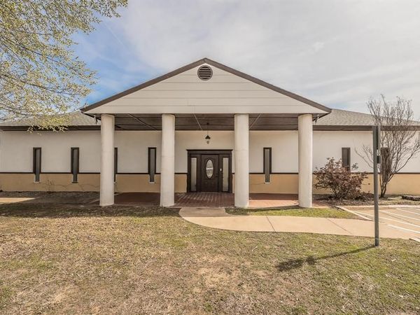 5704 James Avenue , Fort Worth, TX 76134