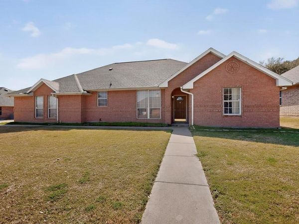 104 Shorewood Place, Joshua, TX 76058