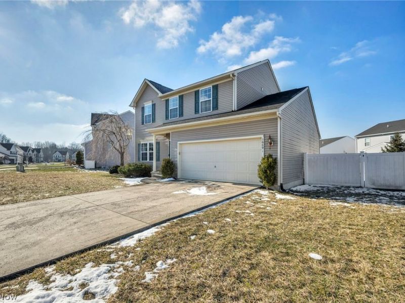 36891 Tail Feather Dr, North Ridgeville, OH 44039 Photo 2