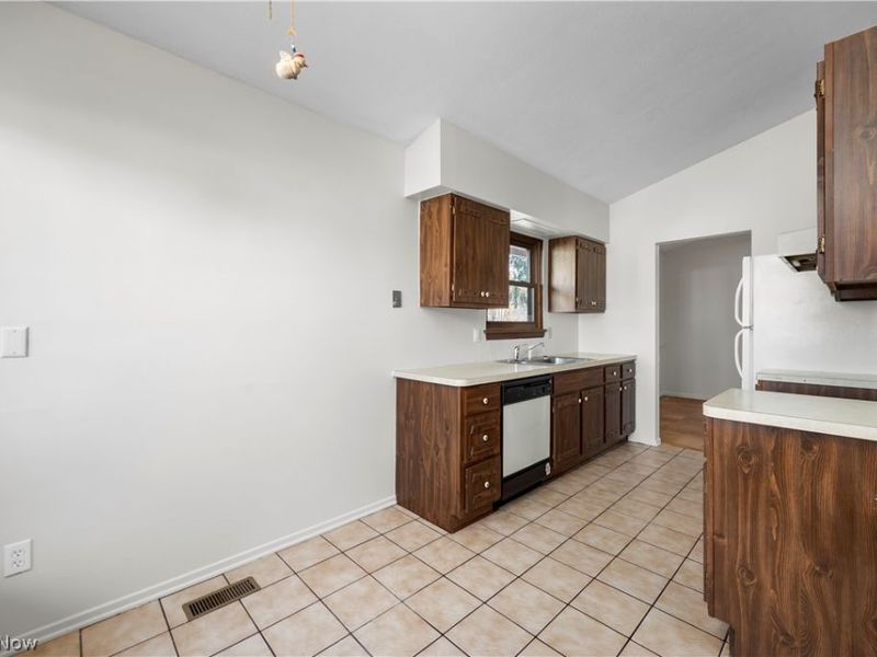 26619 Redwood Drive, Olmsted Falls, OH 44138 Photo 14