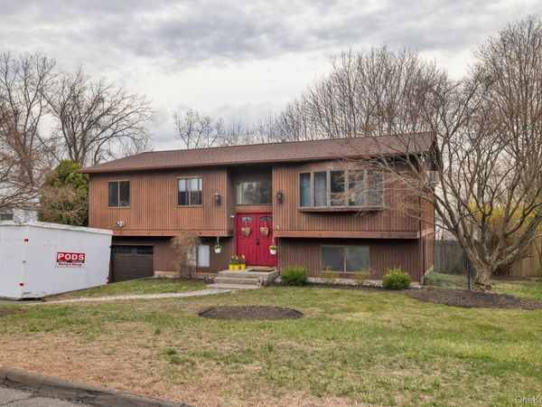 10 SKINNER Court, Tomkins Cove, NY 10986