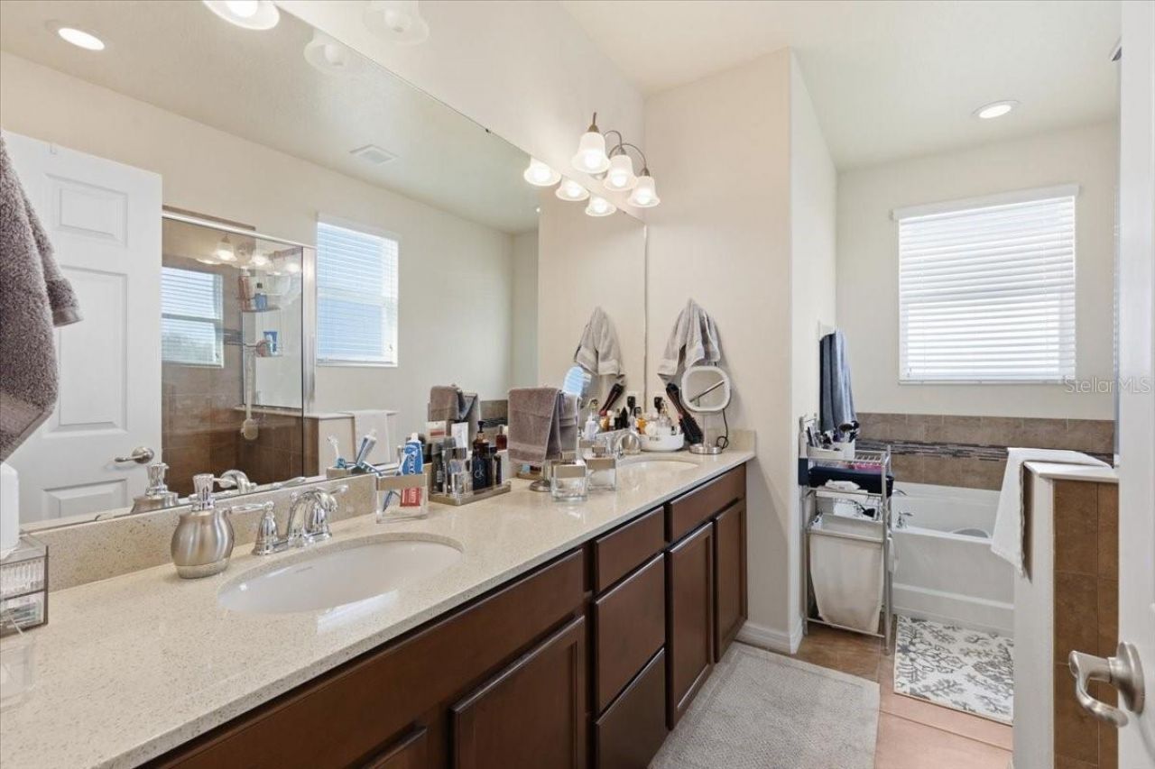 4915 Southlawn Avenue, Orlando, FL 32811 Photo