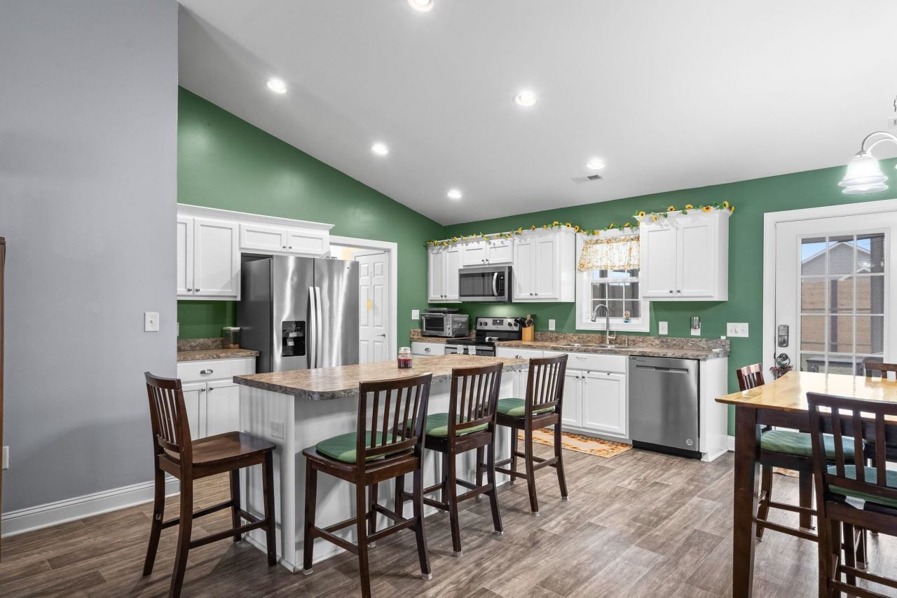 905 Futrell St. Photo 10