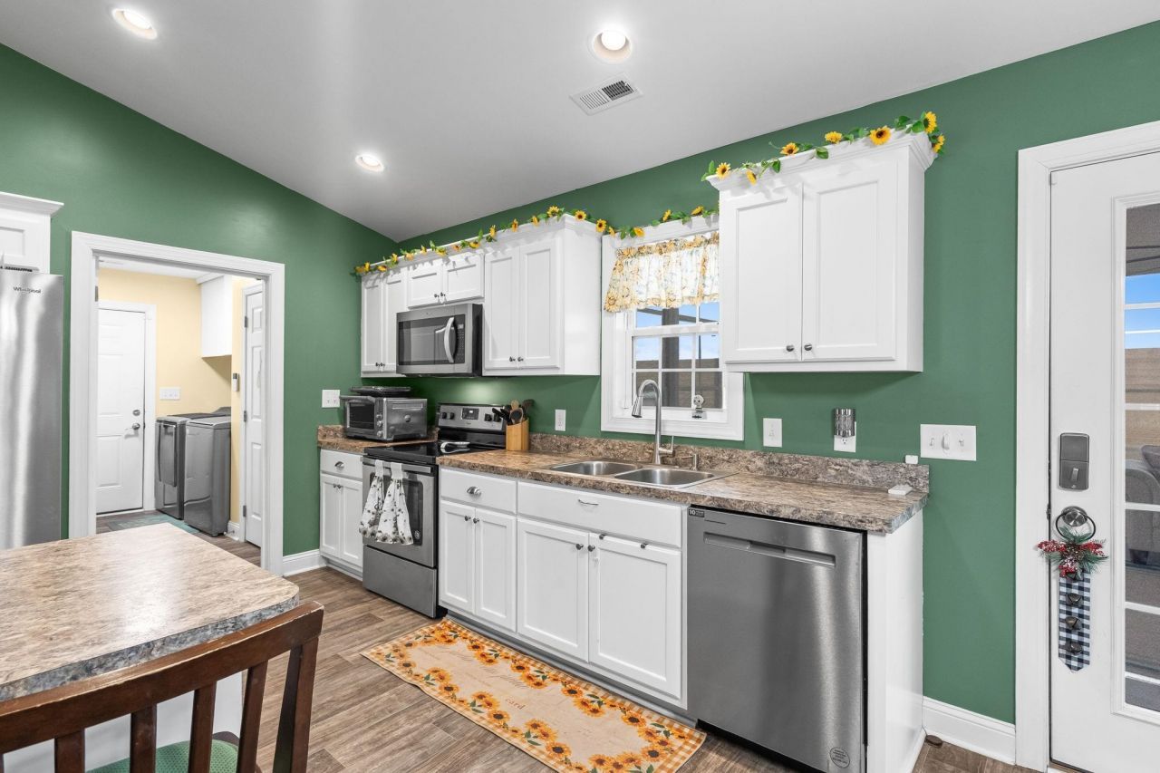 905 Futrell St. Photo 11